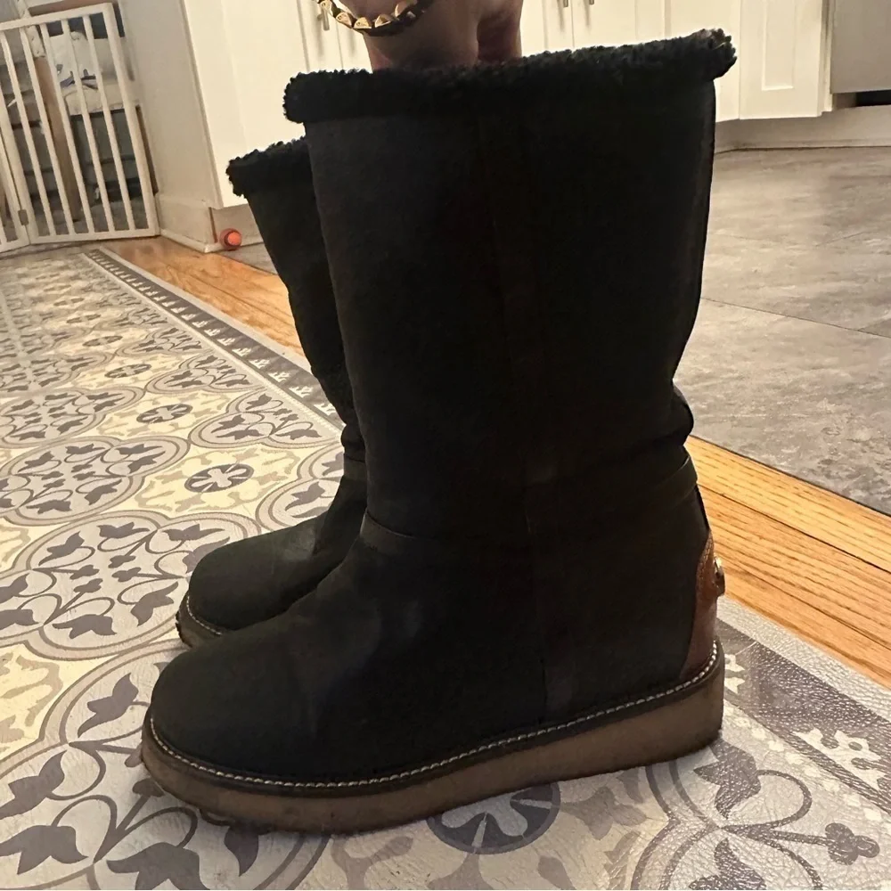 Salvatore Ferragamo Black Leather Winter Boots Size 7